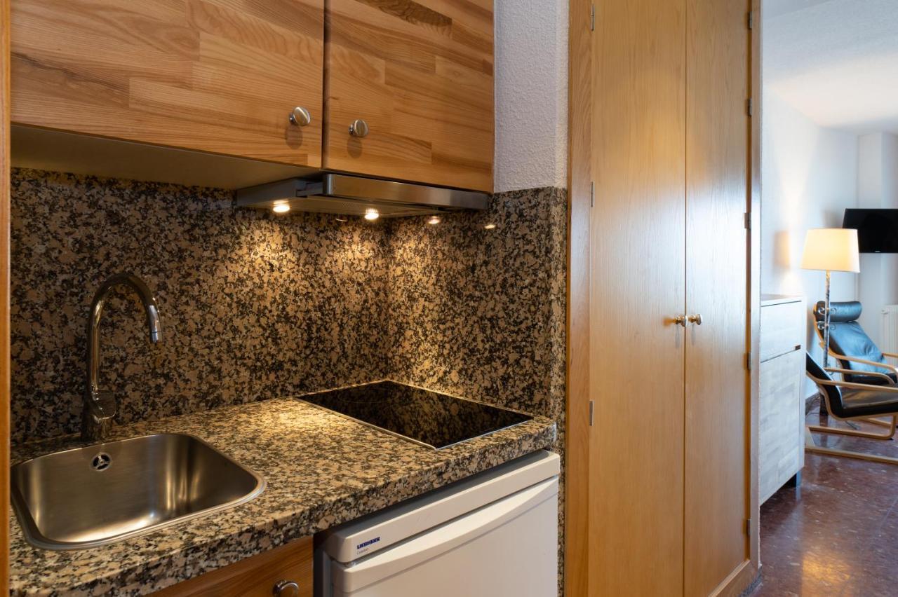Hotel Apartamentos Bajondillo Torremolinos Exterior photo Kitchen