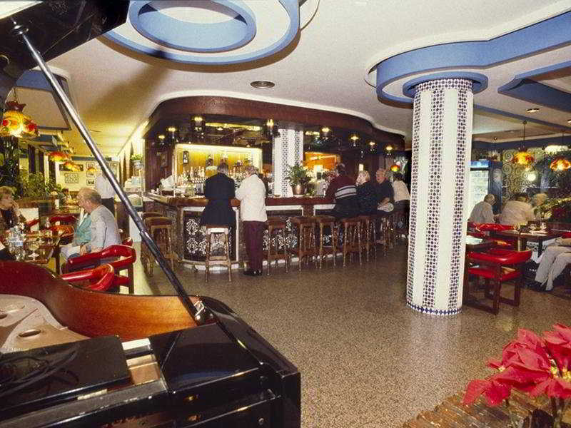 Hotel Apartamentos Bajondillo Torremolinos Exterior photo Interior of the restaurant