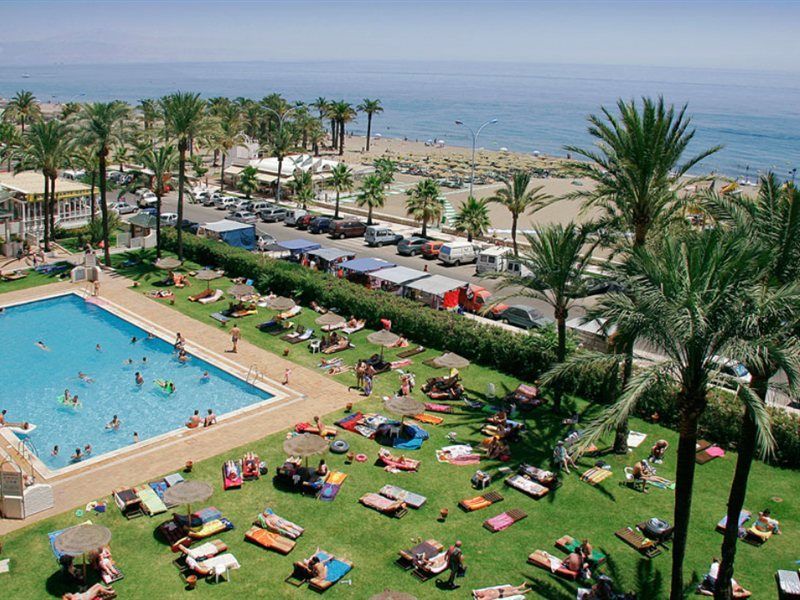 Hotel Apartamentos Bajondillo Torremolinos Exterior photo The beach at Torrevieji