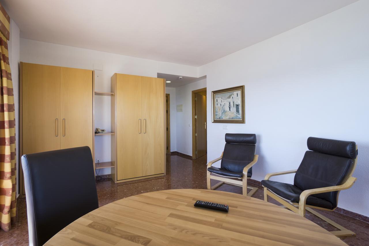 Hotel Apartamentos Bajondillo Torremolinos Exterior photo Interior of a room