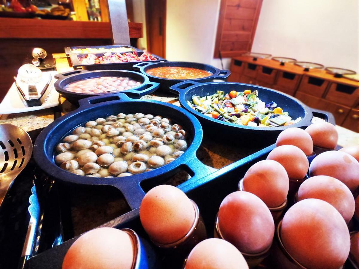 Hotel Apartamentos Bajondillo Torremolinos Exterior photo Breakfast buffet at a hotel